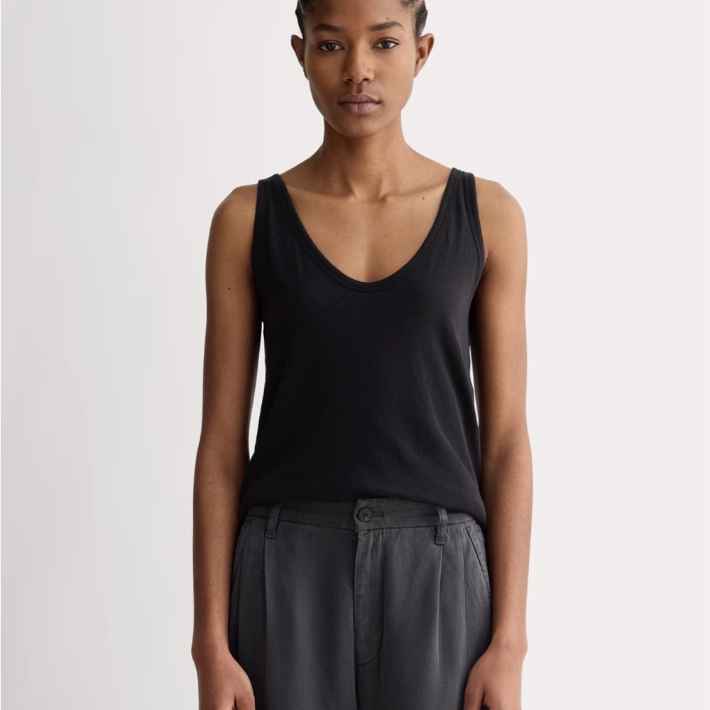 Everlane Air Tank in Black